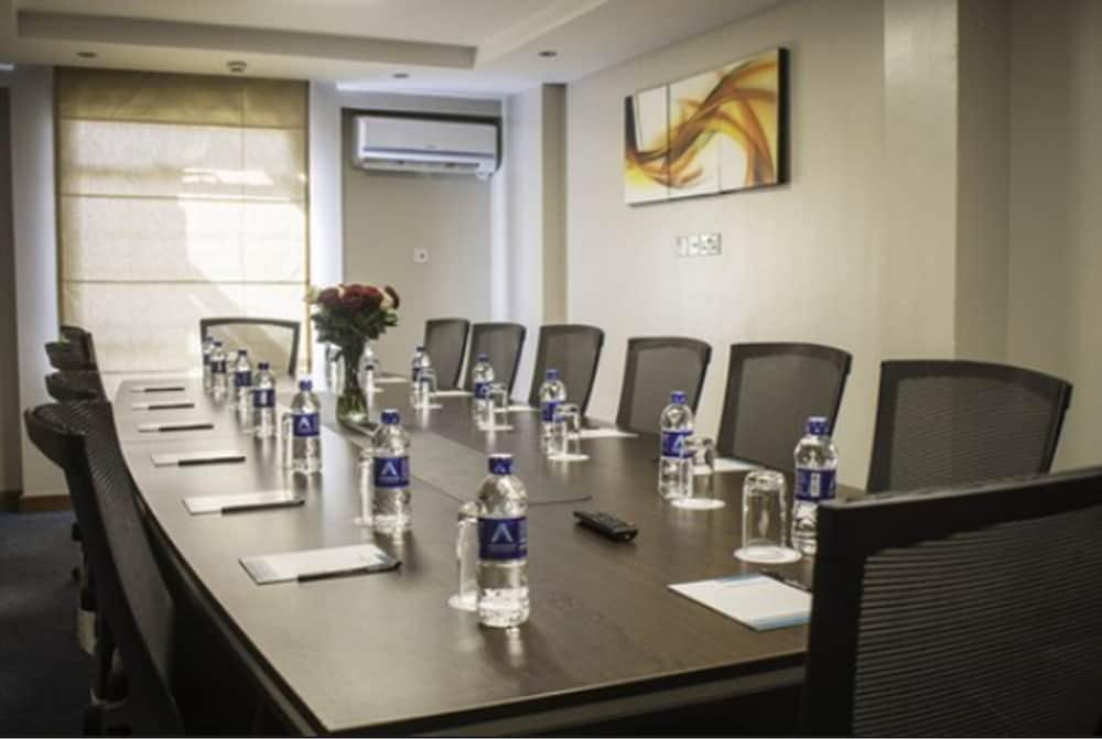 Longonot Place Serviced Apartment-Nairobi, City Centre Cbd Zewnętrze zdjęcie